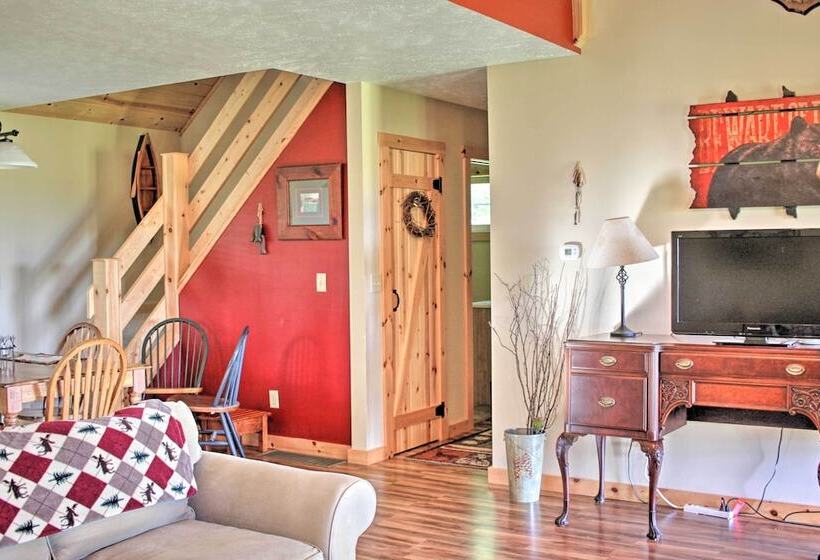 Rural Farmhouse Cabin On 150 Private Wooded Acres!