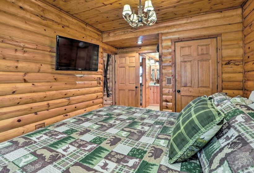 Rustic Cabin In Roaring River State Park!