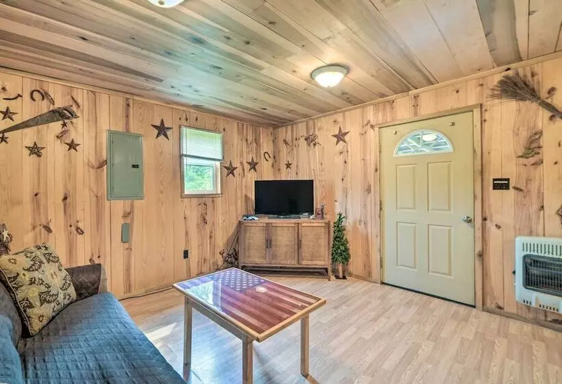 Rustic Cabin On Farm ~ 4 Mi To Kentucky Lake!