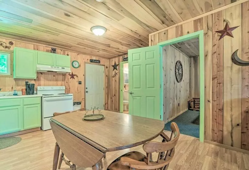 Rustic Cabin On Farm ~ 4 Mi To Kentucky Lake!