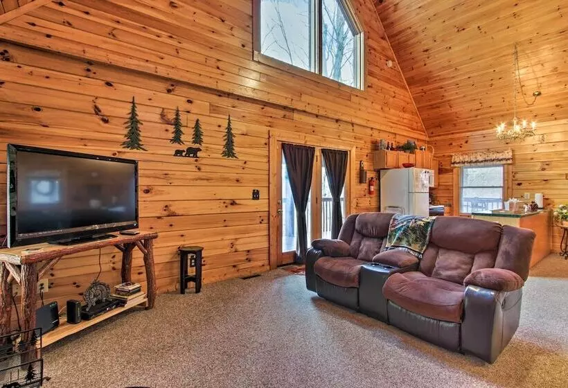 Rustic Sevierville Cabin W/ Covered Porch!