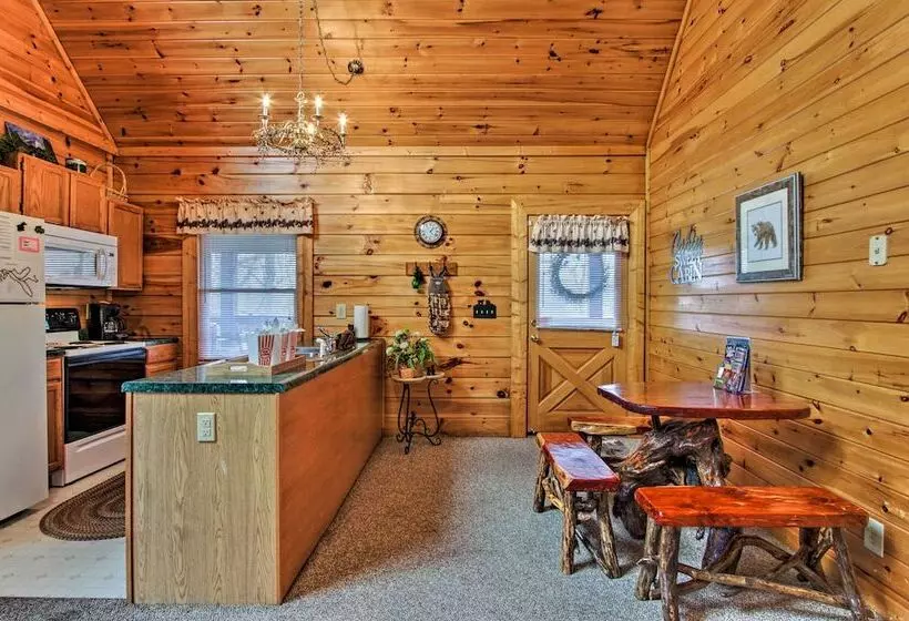 Rustic Sevierville Cabin W/ Covered Porch!