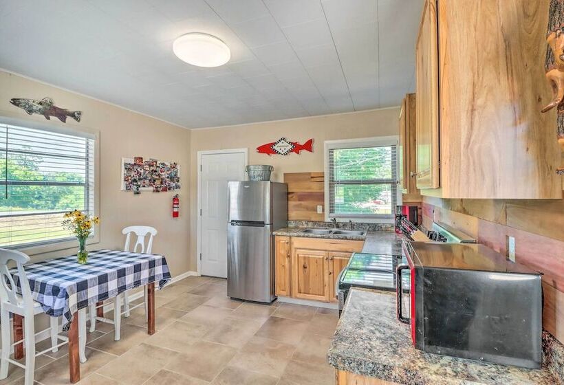 Arkansas Fishing Getaway: Near Norfork River!