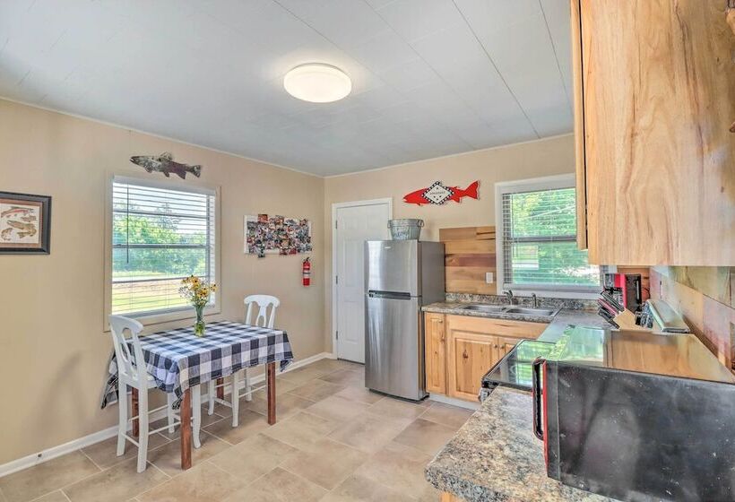 Arkansas Fishing Getaway: Near Norfork River!