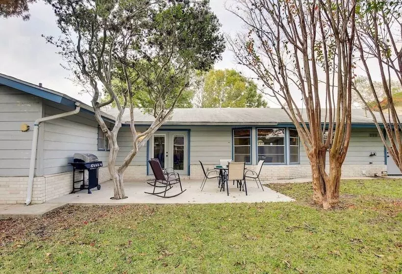 San Antonio Home: Near Nature, Parks & Trails