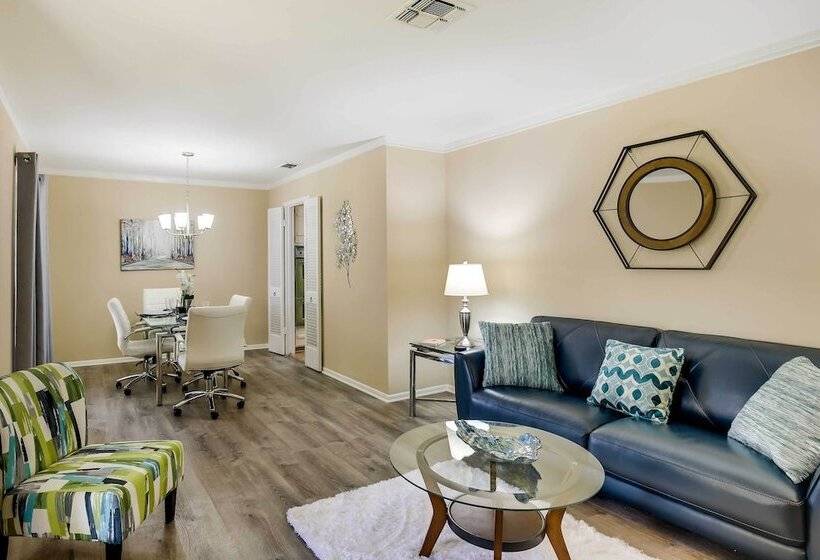 San Antonio Home: Near Nature, Parks & Trails