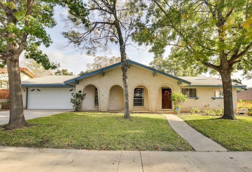San Antonio Home: Near Nature, Parks & Trails