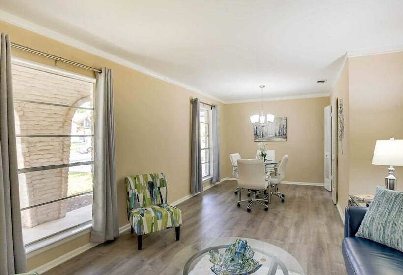 San Antonio Home: Near Nature, Parks & Trails