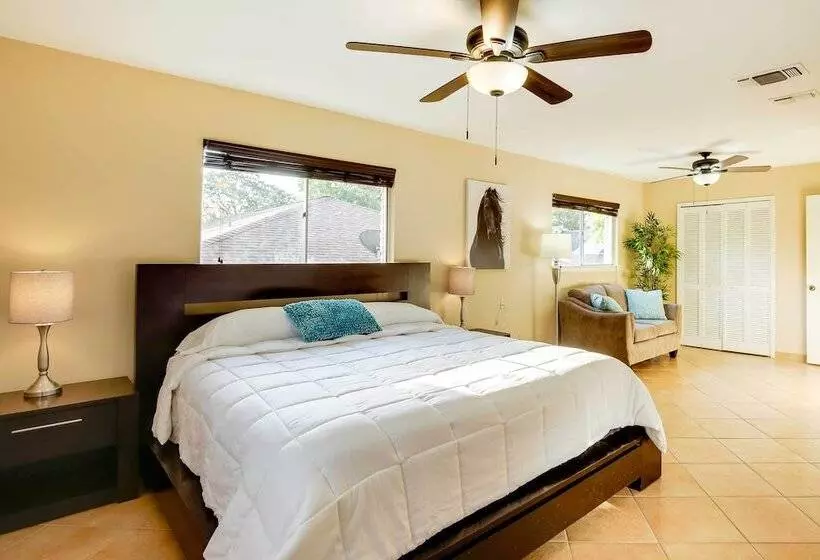 San Antonio Home: Near Nature, Parks & Trails