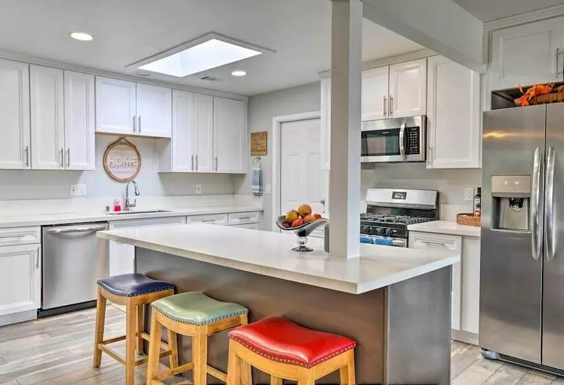 San Marcos Home W/ Patio & Grill   Walk To Lake!