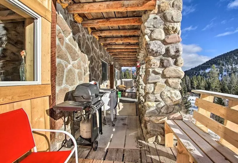 Sasquatch Inn  Retreat Near Fishing & Hunting!