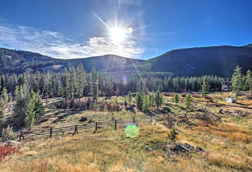 Sasquatch Inn  Retreat Near Fishing & Hunting!