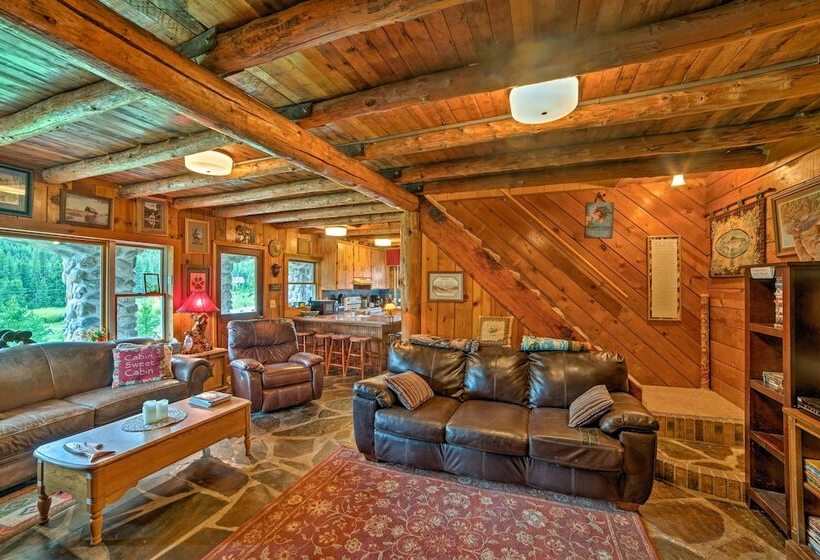 Sasquatch Inn  Retreat Near Fishing & Hunting!