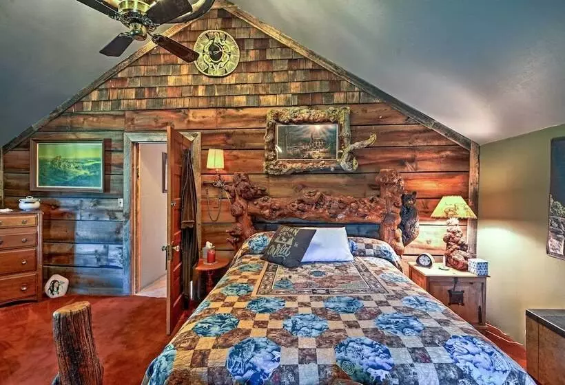 Sasquatch Inn  Retreat Near Fishing & Hunting!