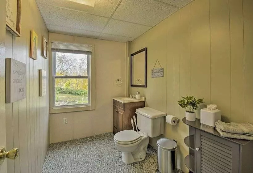 Spacious Home By Finger Lakes & Watkins Glen!