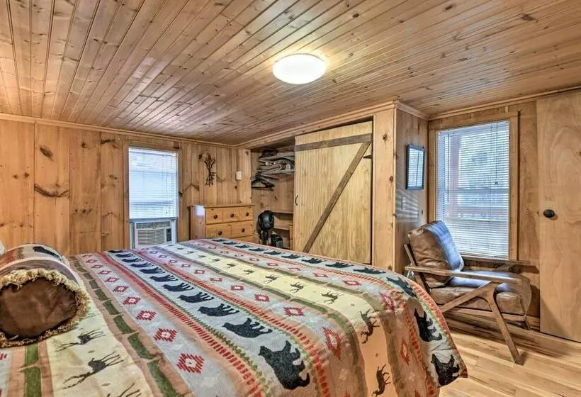 Tranquil Sylva Retreat W/ Bbq Grill & Deck
