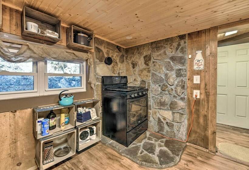 Tranquil Sylva Retreat W/ Bbq Grill & Deck