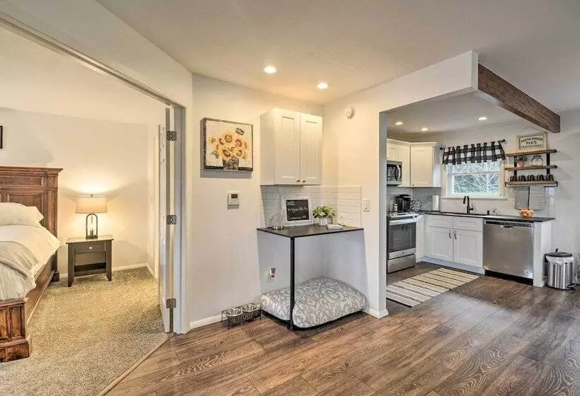 Updated Port Orchard Home, Walk To Waterfront