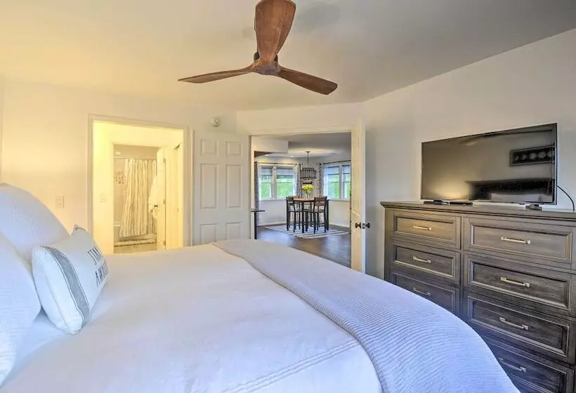 Updated Port Orchard Home, Walk To Waterfront