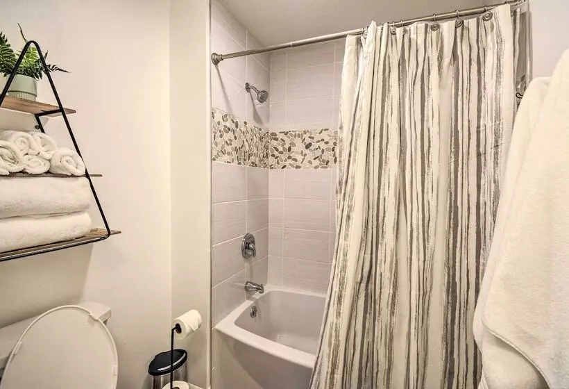 Updated Port Orchard Home, Walk To Waterfront