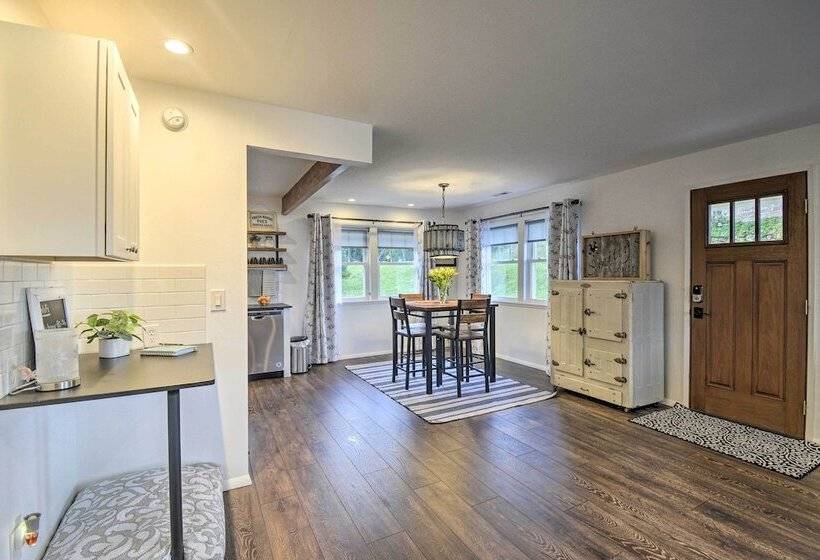 Updated Port Orchard Home, Walk To Waterfront