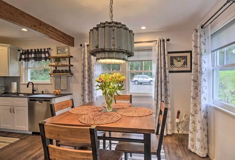 Updated Port Orchard Home, Walk To Waterfront