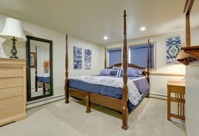 Vail Treehouse + Hot Tub, Sauna & Mtn Views