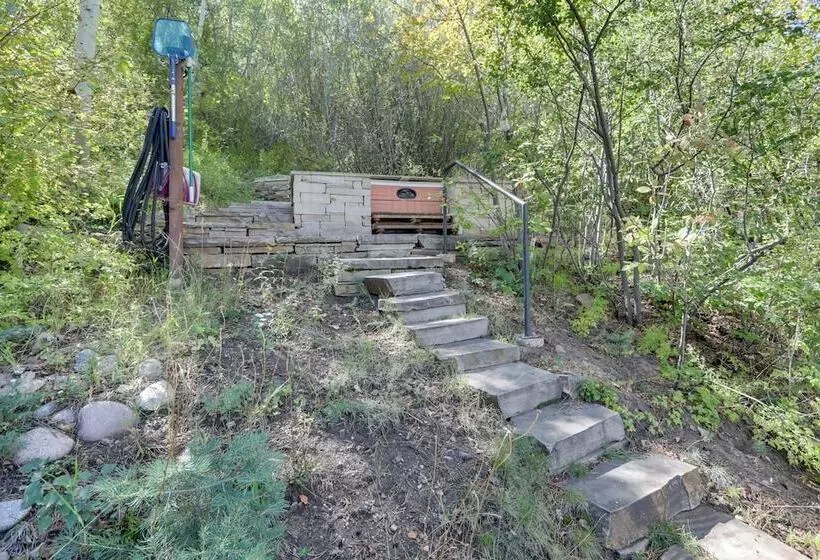 Vail  Treehouse  + Hot Tub, Sauna & Mtn Views
