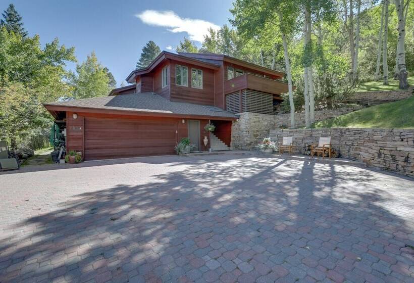 Vail Treehouse + Hot Tub, Sauna & Mtn Views