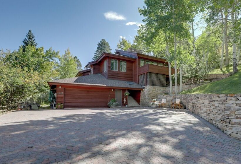 Vail Treehouse + Hot Tub, Sauna & Mtn Views