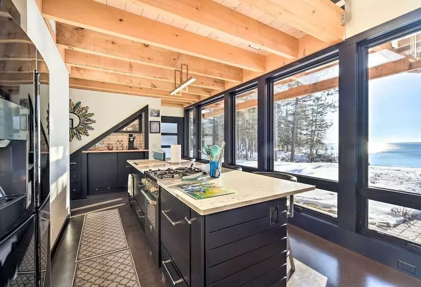 Waterfront Cabin On Lake Superior W/ Fire Pit