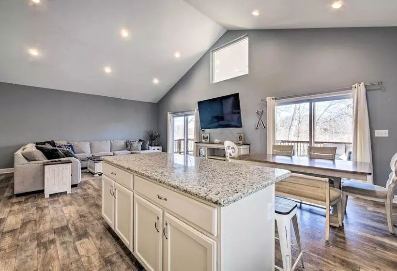 Waterfront Home On Lake Milton: Dock, Hot Tub