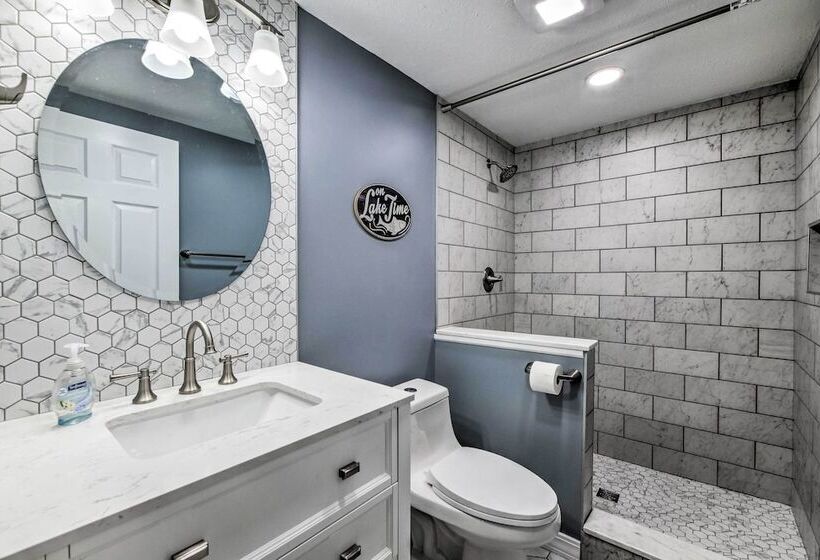 Waterfront Home On Lake Milton: Dock, Hot Tub