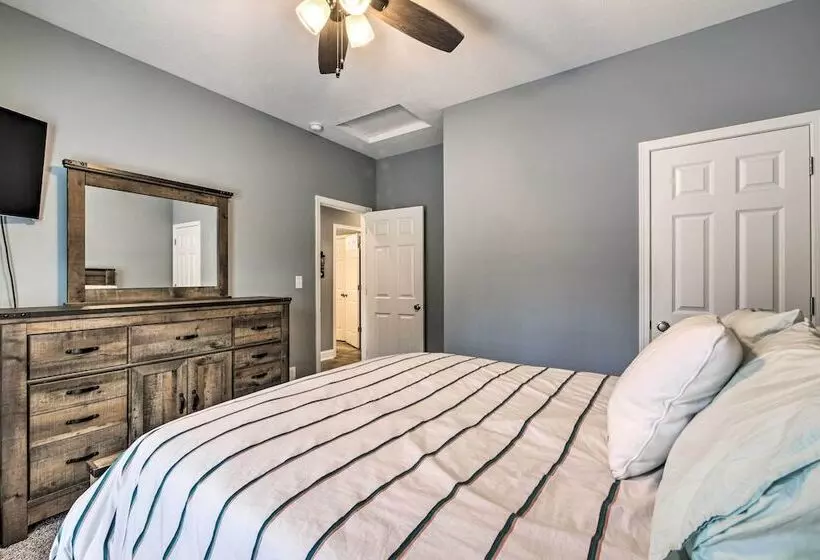 Waterfront Home On Lake Milton: Dock, Hot Tub