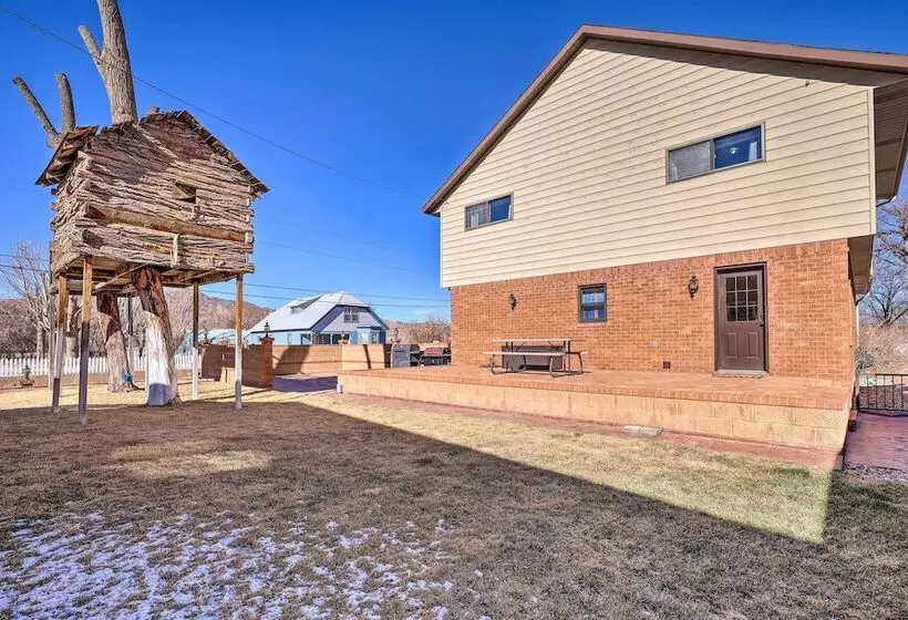 Welcoming Cañon City Abode   Walk To River!