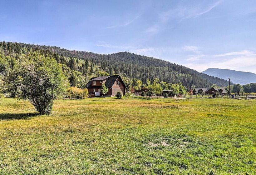 Beautiful Oakley Cabin W/ Private Hot Tub & Views!