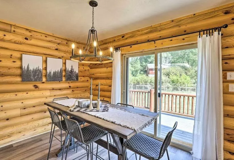 Beautiful Oakley Cabin W/ Private Hot Tub & Views!