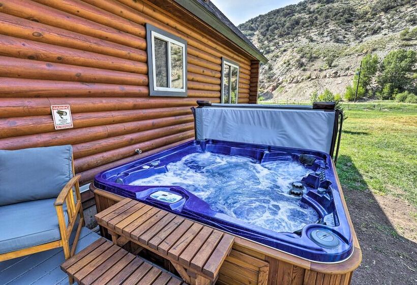 Beautiful Oakley Cabin W/ Private Hot Tub & Views!