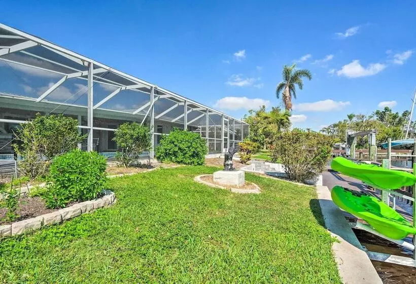 Outdoor Entertainment Oasis: Cape Coral Home