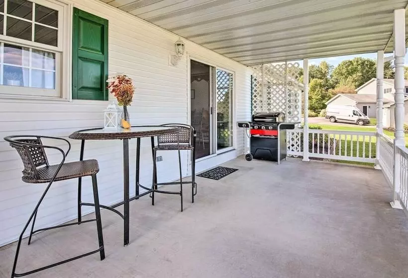 Charming Lewisburg Home W/ Hot Tub & Games!
