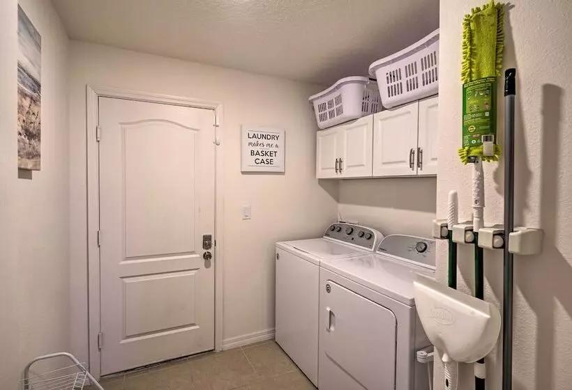 Charming Poinciana House W/ Patio: 30 Mi To Disney