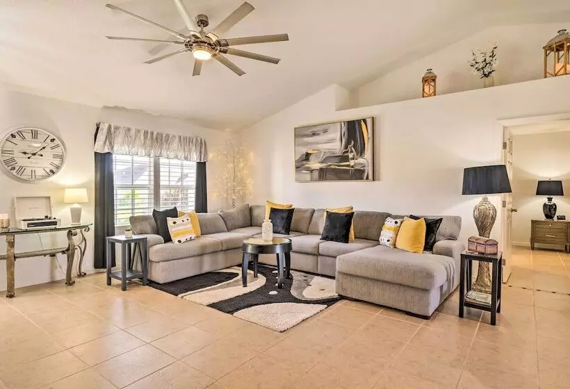 Chic Cape Coral Oasis W/ Pool: 5 Mi To Beach!