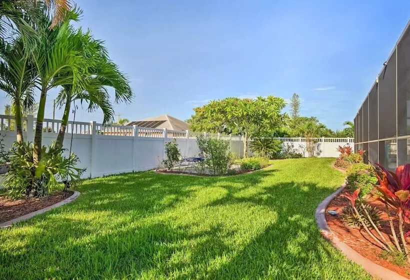 Chic Cape Coral Oasis W/ Pool: 5 Mi To Beach!