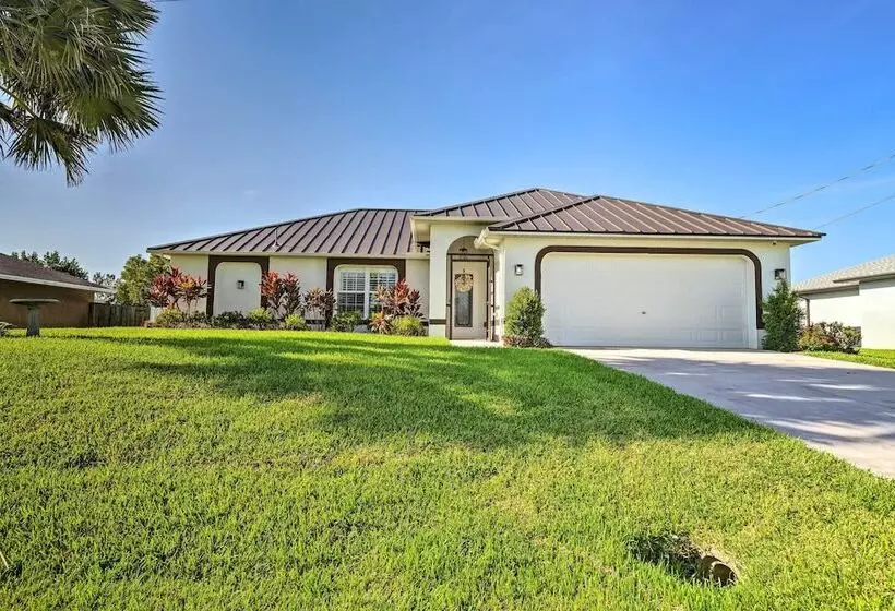Chic Cape Coral Oasis W/ Pool: 5 Mi To Beach!