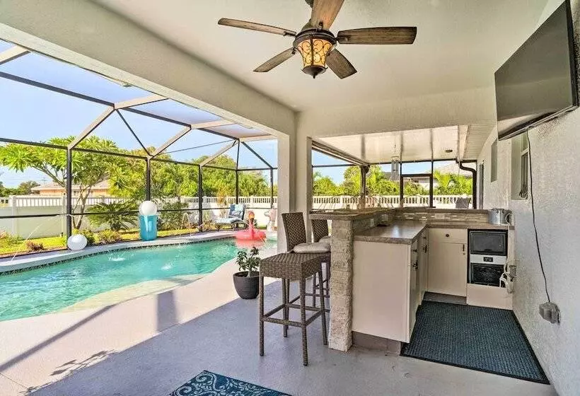 Chic Cape Coral Oasis W/ Pool: 5 Mi To Beach!