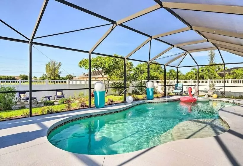 Chic Cape Coral Oasis W/ Pool: 5 Mi To Beach!
