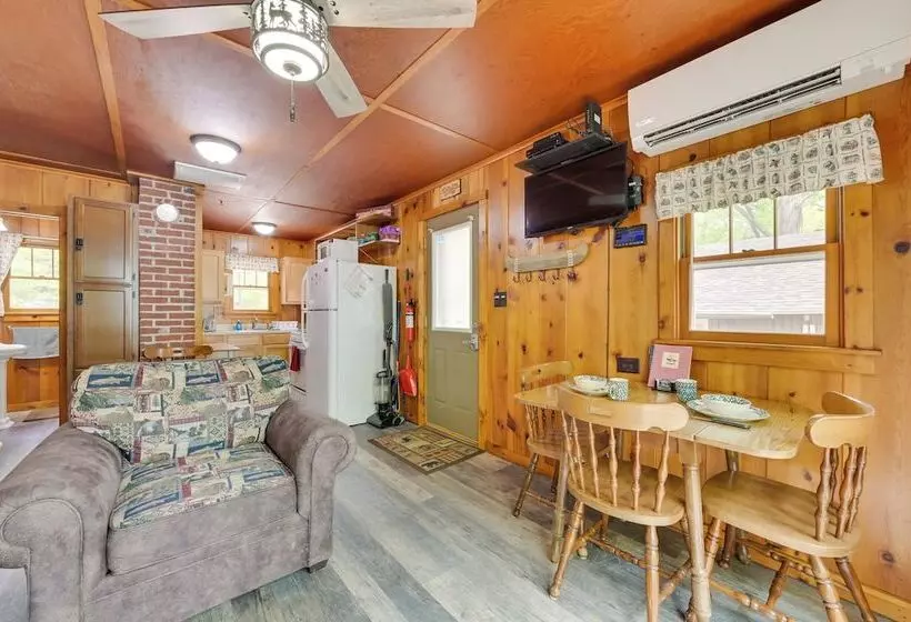 Cozy Carp Lake Cottage W/ Dock, Kayaks & Fire Pit