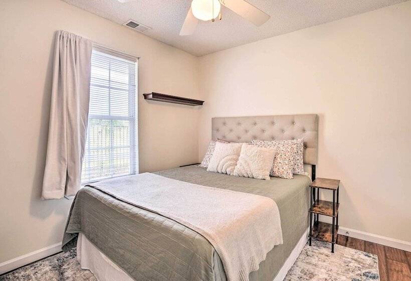 Cozy Home W/ Yard ~ 9 Mi To Dtwn Charleston!