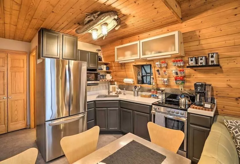 Crofton Cabin W/ Tiki Hut & Water Views!