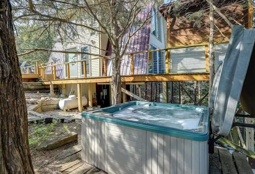 Crofton Cabin W/ Tiki Hut & Water Views!